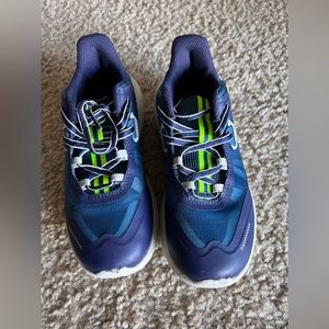 All in Motion Boy’s Sneakers 13 US blue